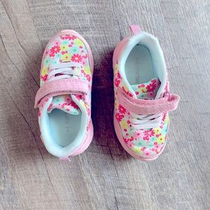Carter’s size 7 toddler girls Velcro sneakers